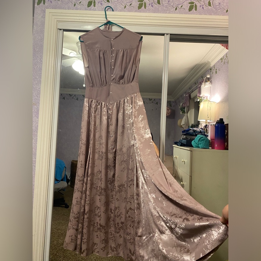 Gorgeous vintage sleeveless dress